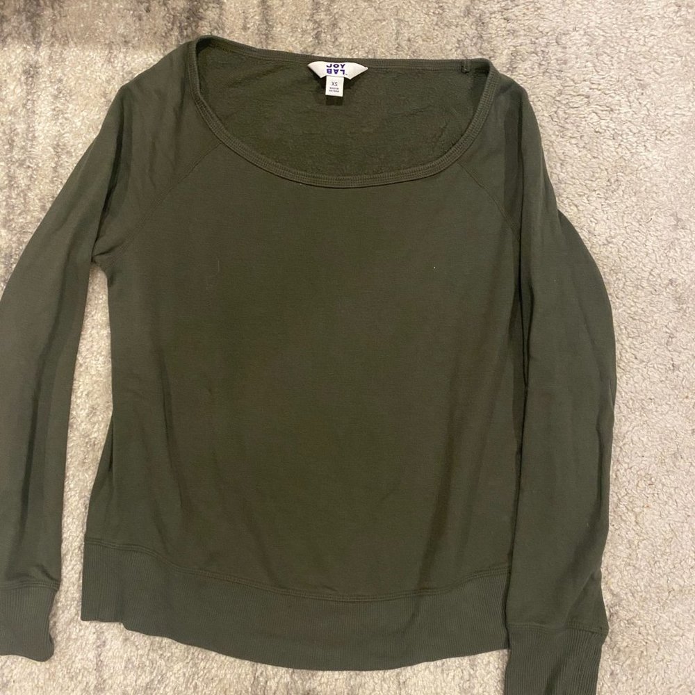 Soft jersey green pullover